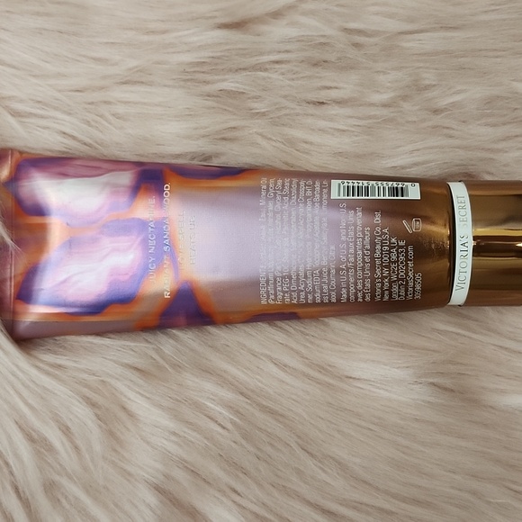 Brand New Victoria's Secret Fragrance Body Lotion - Picture 2 of 4